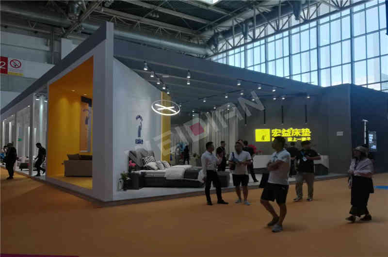 廣州展覽設(shè)計公司助力宏益床墊廣州家具家居展展臺設(shè)計搭建