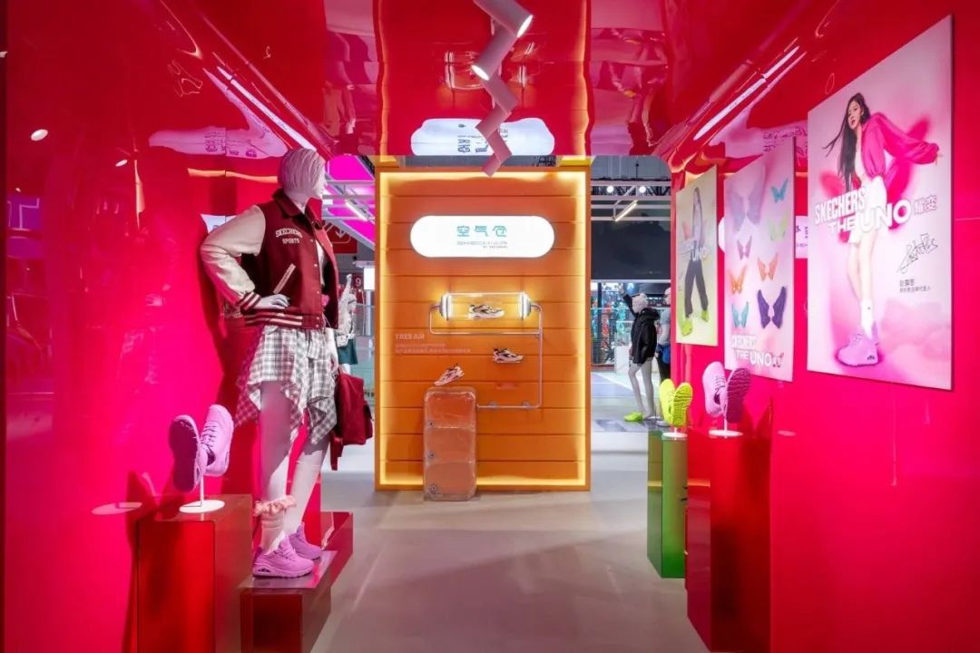 武漢展覽設計搭建公司領你看最具有創意00家企業展臺的2023進博會（斯凱奇展臺）3